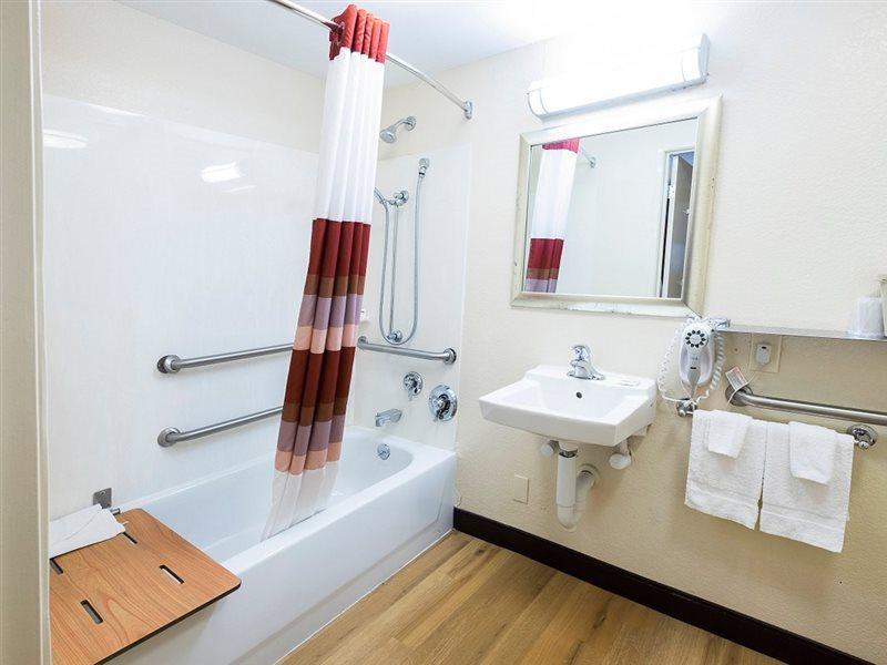 Red Roof Inn Detroit - Warren Ngoại thất bức ảnh