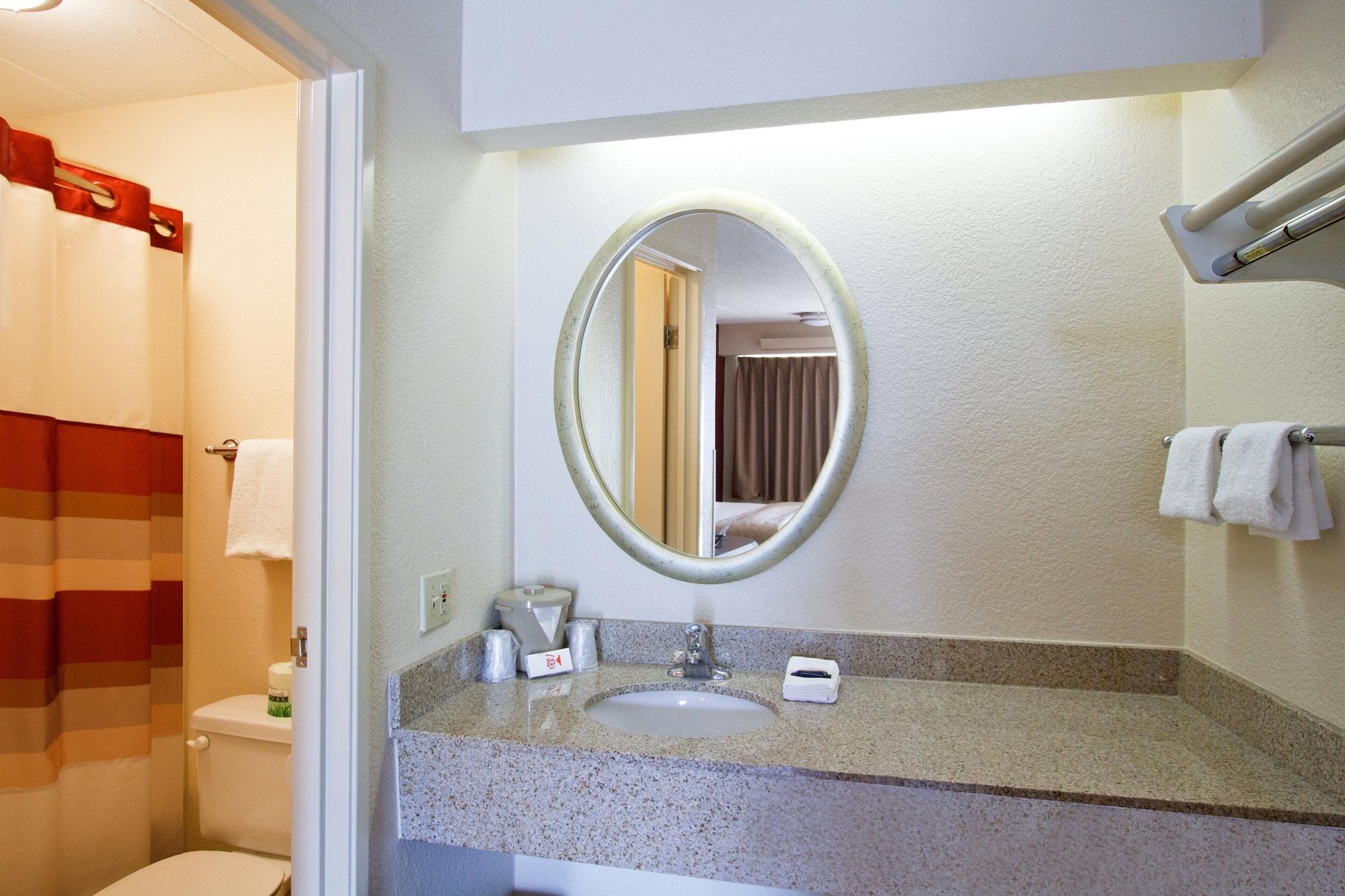 Red Roof Inn Detroit - Warren Ngoại thất bức ảnh