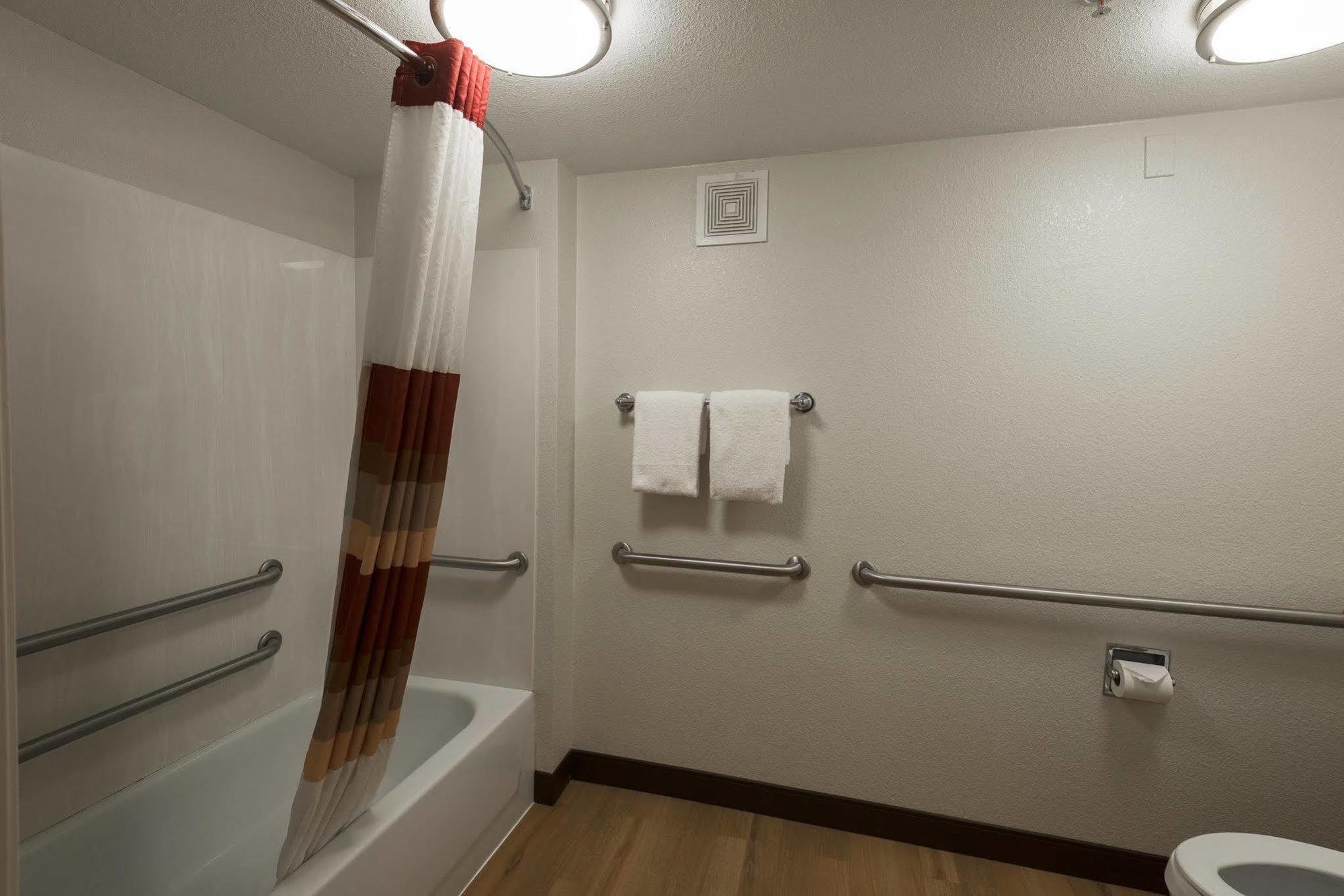 Red Roof Inn Detroit - Warren Ngoại thất bức ảnh